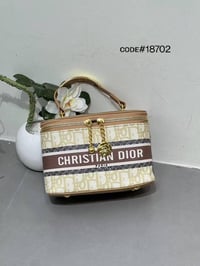شنطة نسائية ماركة ديور -d24 - Image 1