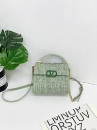 شنطة نسائية ماركة فالنتينو - Image 1