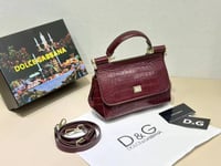 شنطة نسائية ماركة دولشي جابانا -d01 - صورة 1