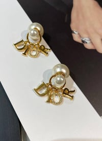 طقم اكسسوارات نسائية ماركة ديور  - صورة 1