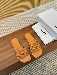 سليبر نسائي ماركة لويفي - Image 1