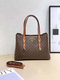 شنطة نسائية ماركة مايكل كورس- m28  - صورة 1