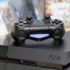 PlayStation 4 PS (used) 6 months warranty