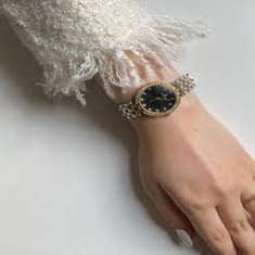 ساعات نسائية