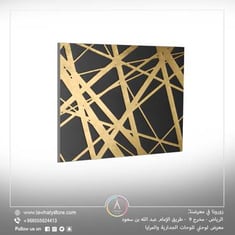 لوحة جدارية مربعة مقاس 100x100 سم بدون برواز بعنوان "خطوط من الذهب بخلفية سوداء"