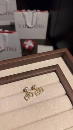 earring valentino