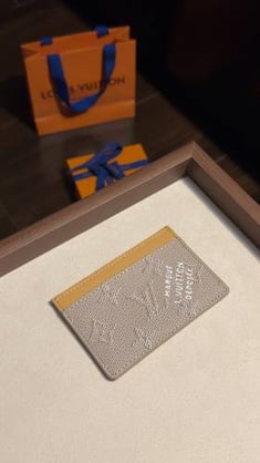 Lv card wallet 