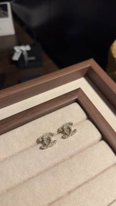 earring Chanel