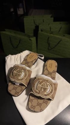 Gucci slippers