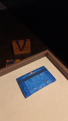 Card holder lv