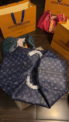 Lv hand bag