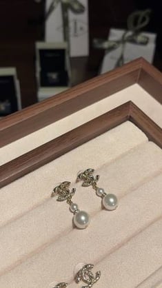 earring Chanel
