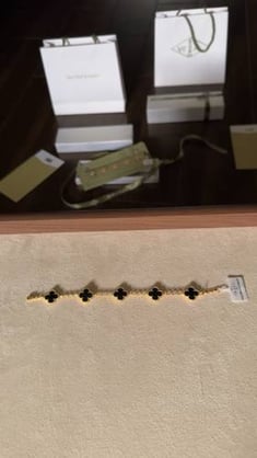 Vc bracelet
