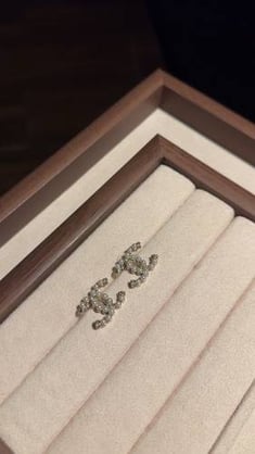 Chanel earring