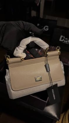 Dolce &amp; Gabbana smaal