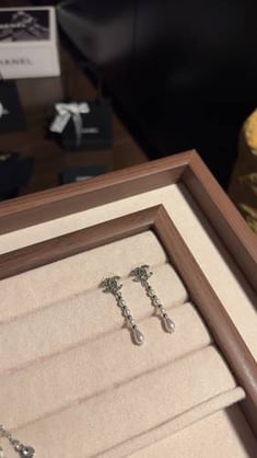 earring Chanel
