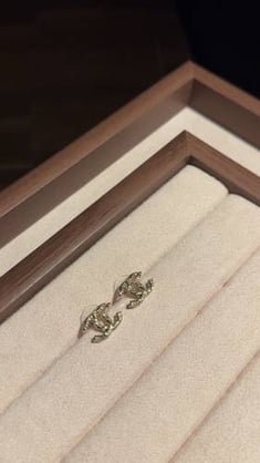 Chanel earring