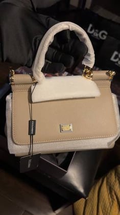 Dolce &amp; Gabbana Medium