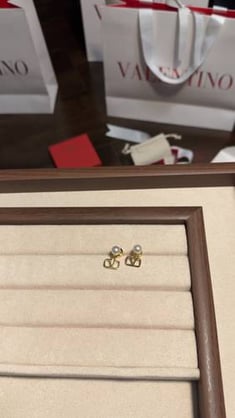 earring Valentino