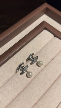 Chanel earring