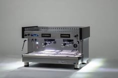 آلة الاسبريسو الشبه أوتوماتيكية بعدد 2 رؤوس مجموعة ( ALFA) من ماجيستير الفا بشاشة عرض