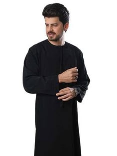 ثوب بوليستر عماني اسود