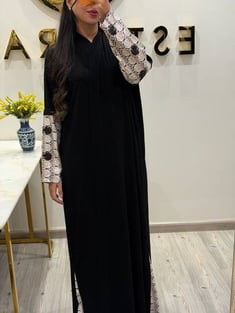 عباية كريب عمليه مطرزة