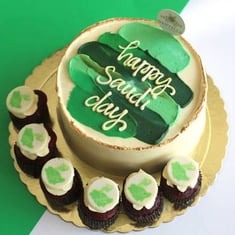 Saudi Cake With Cupcake