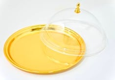 صينية تقديم مدور ذهبي بغطاء شفاف 