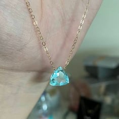 سلسال حجر كوارتز سماوي Sky Blue