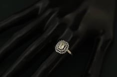 خاتم ذهب ابيض تصميم الماس عيار18 وزن2.8