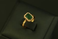 خاتم ذهب لون أصفر تصميم الماس عيار18 الوزن 2.78