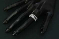 توينز ذهب ابيض تصميم الماس عيار18 الوزن 4.57