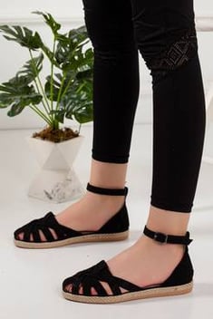 حذاء فلات جلد سويدي أسود نسائي