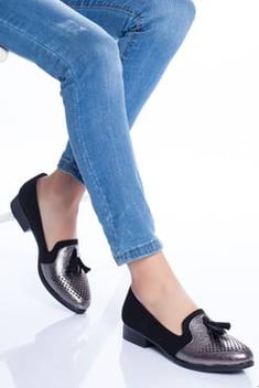 حذاء فلات جلد سويدي أسود بلاتيني نسائي