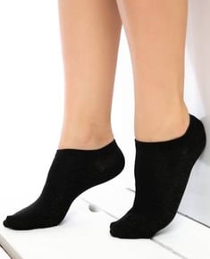 جوارب متوسطة قصيرة سوداء لامعة نسائية
