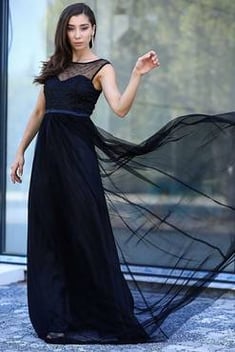 فستان سهرة طويل أسود مفصل بفصوص لؤلؤ نسائي