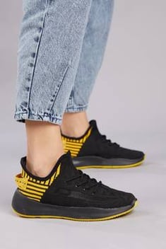 حذاء رياضة أصفر أسود للجنسين