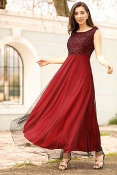 فستان سهرة أحمر بجزء علوي ترتر نسائي