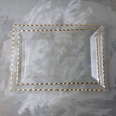 صحن تقديم زجاج مربع بأطراف ذهبية