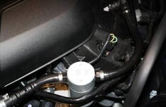  علبة  ترشيح الزيت من جي ال تي  (2011-14 MUSTANG GT/BOSS 302)