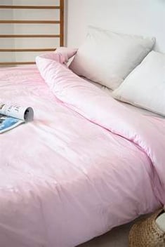 غطاء لحاف سرير وردي