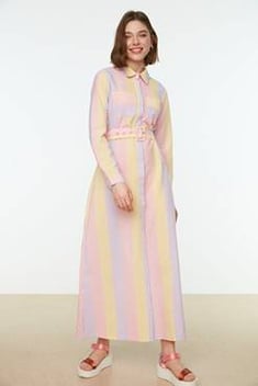 فستان طويل مخطط متعدد الألوان بحزام نسائي