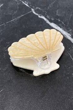 Women's Seashell Figure Cream Claw Clip