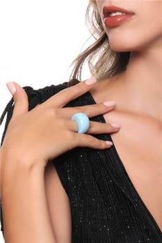 خاتم أزرق بتصميم بيضاوي نسائي
