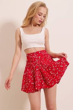 Women's Patterned Red Shorts Skirt