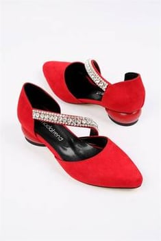 حذاء جلد سويدي أحمر نسائي