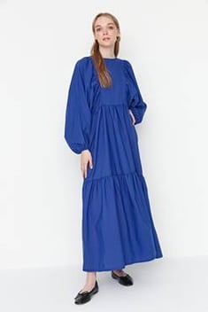 فستان طويل أزرق فاتح مكشكش نسائي
