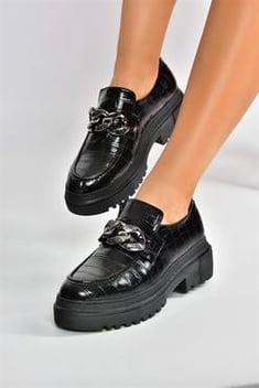 حذاء كاجوال أسود بطبعة ستايل تمساح نسائي