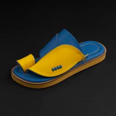 حذاء شرقي كلاسيك أصفر وأزرق